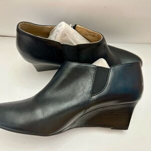 Adrienne Vittadini Black Ankle Booties